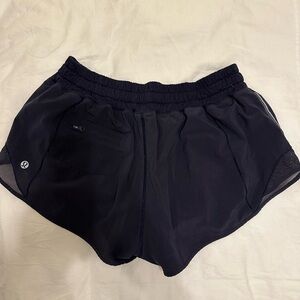 Lululemon NAVY hotty hot short size 6.